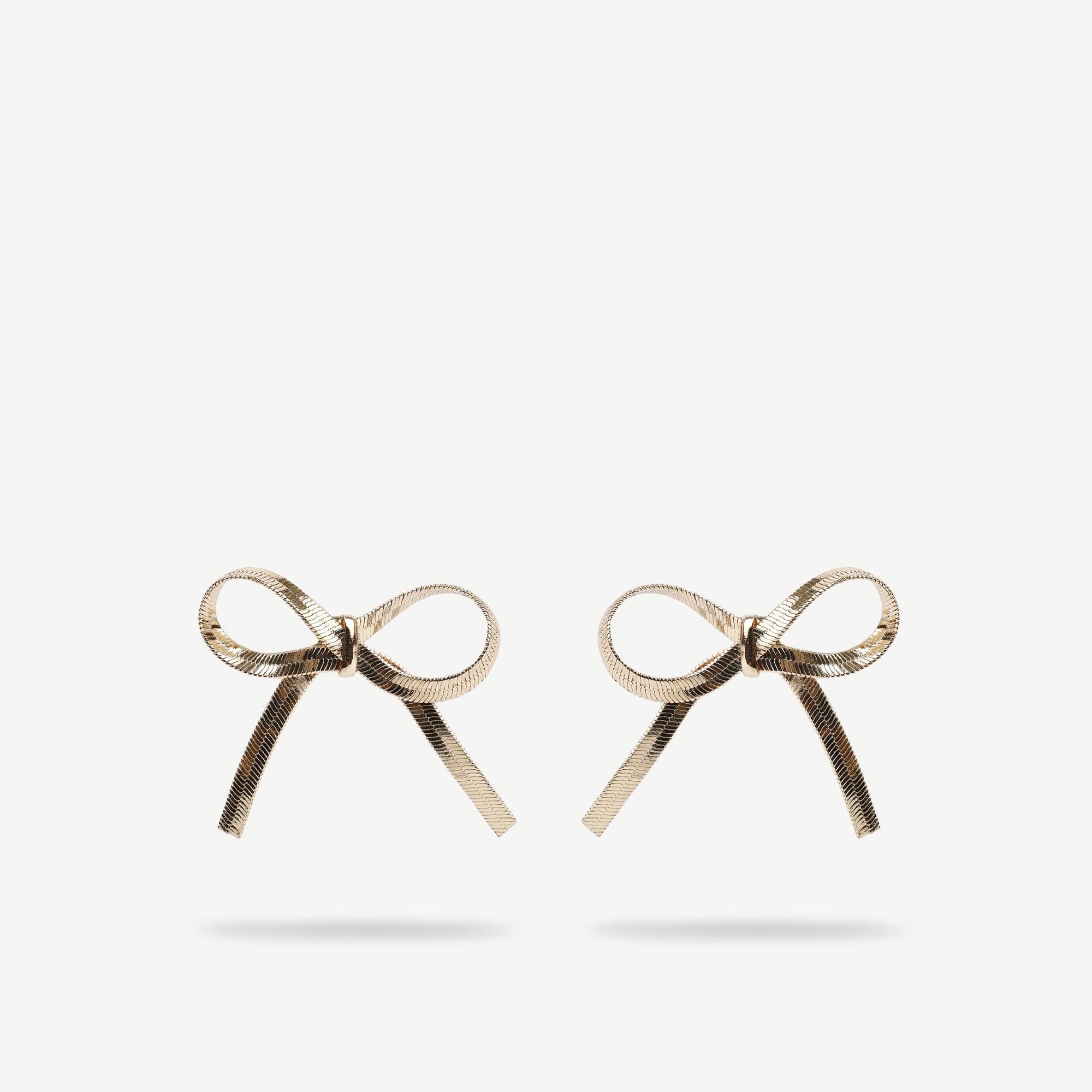 YARGICI Kurdele Figürlü Küpe