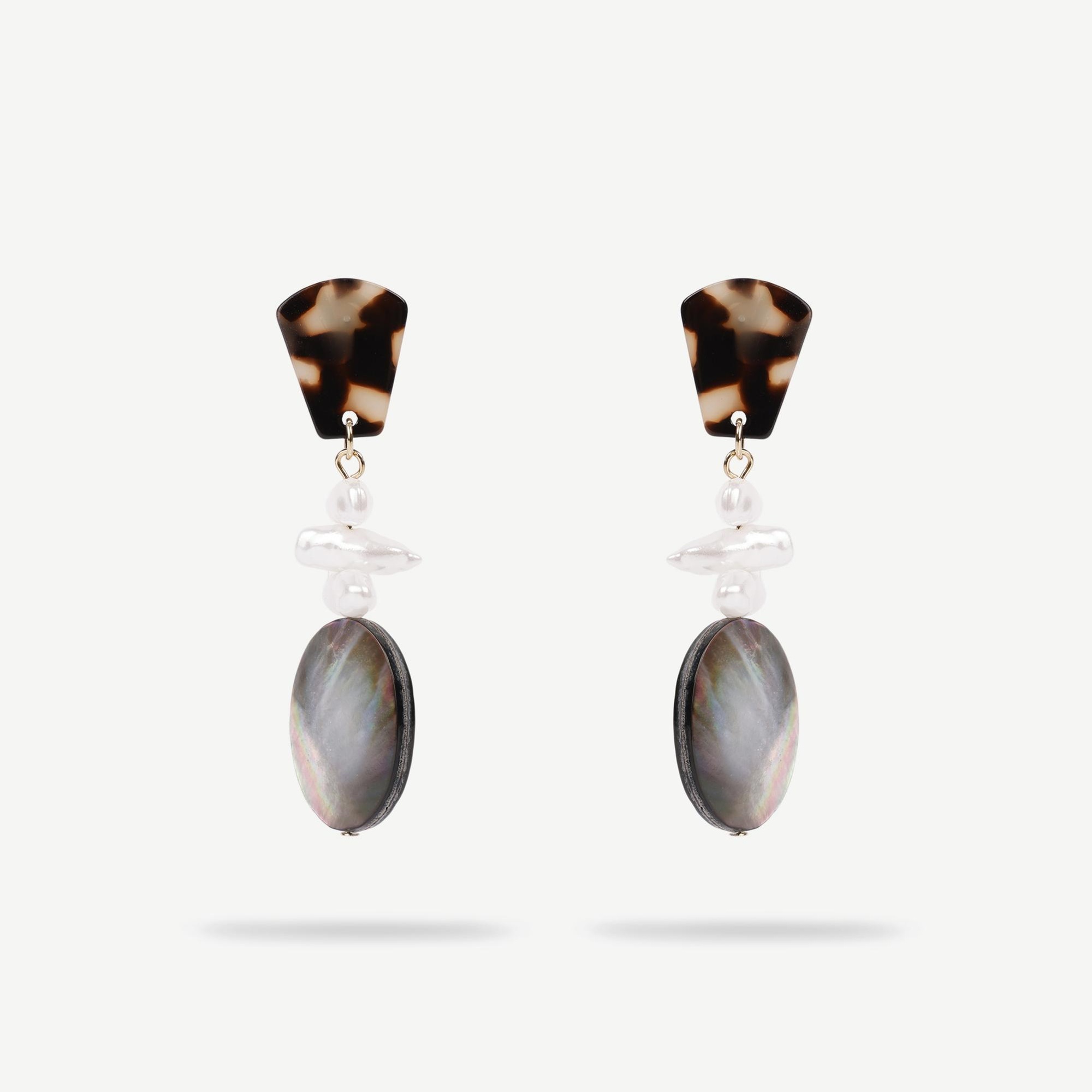 YARGICI Kabuk Detaylı Akrilik Küpe