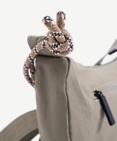  YARGICI File Detaylı Çapraz Çanta