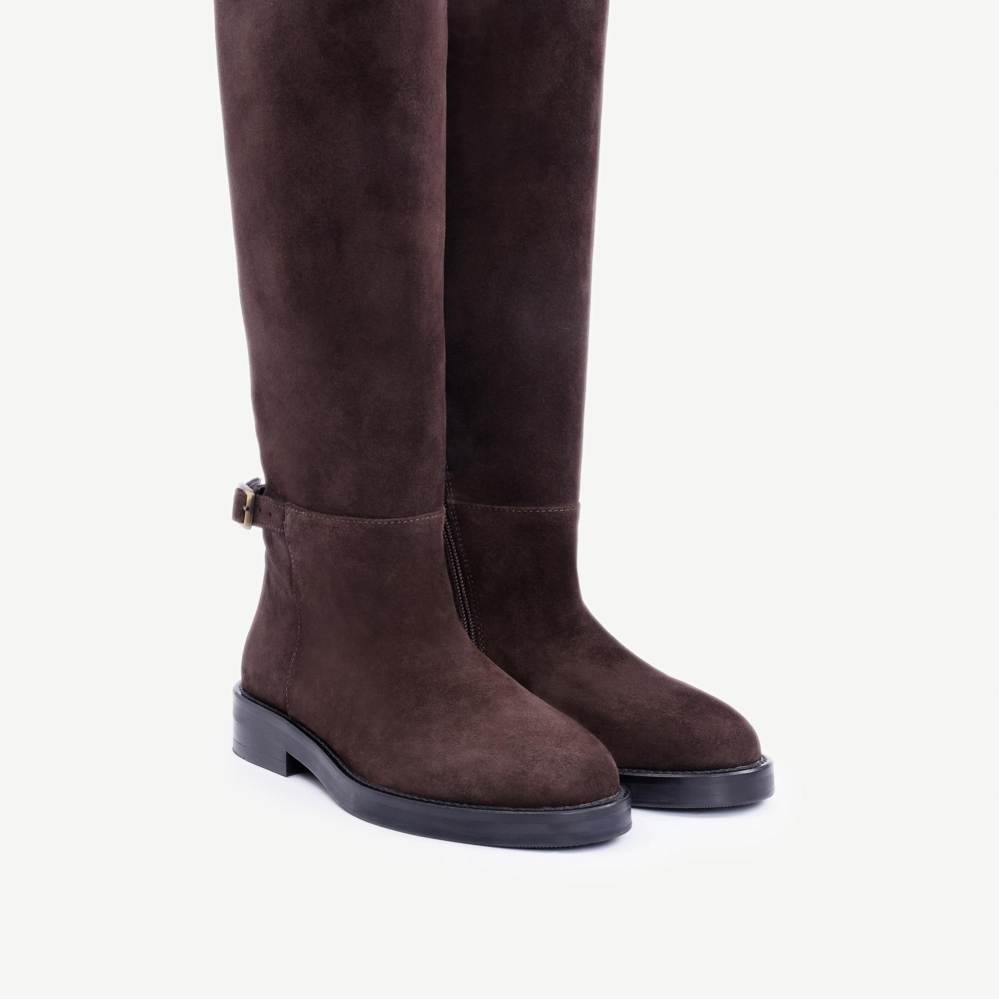 YARGICI Bilekte Atkı Detaylı Deri Çizme