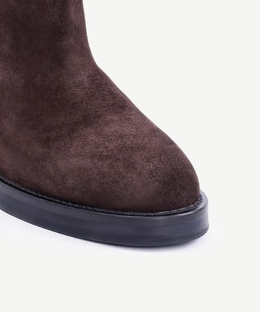  YARGICI Bilekte Atkı Detaylı Deri Çizme