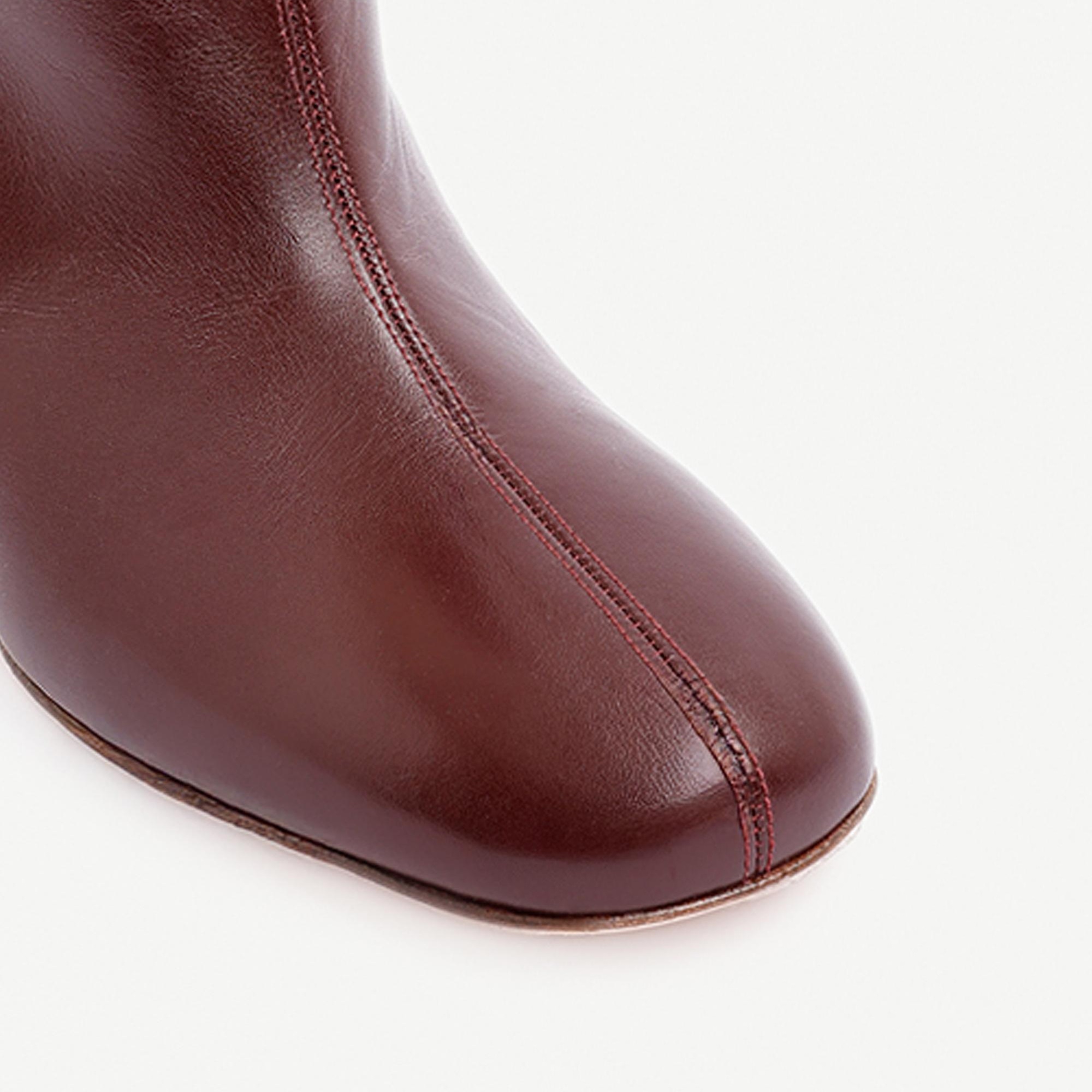 YARGICI Silindir Topuk Detaylı Deri Çizme