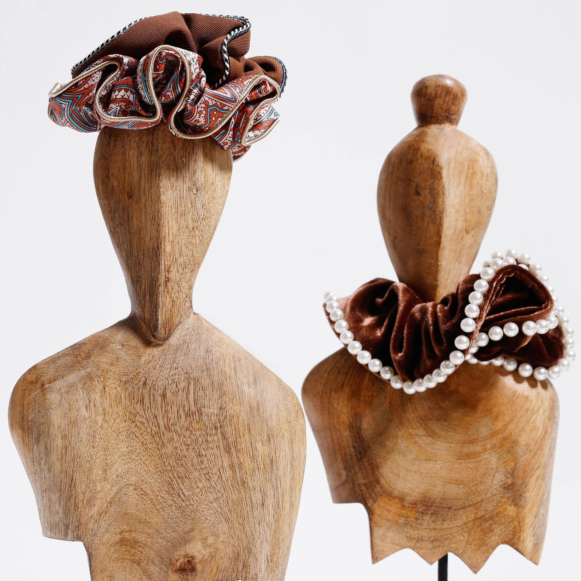 YARGICI Akrilik İnci Detaylı Kadife Toka