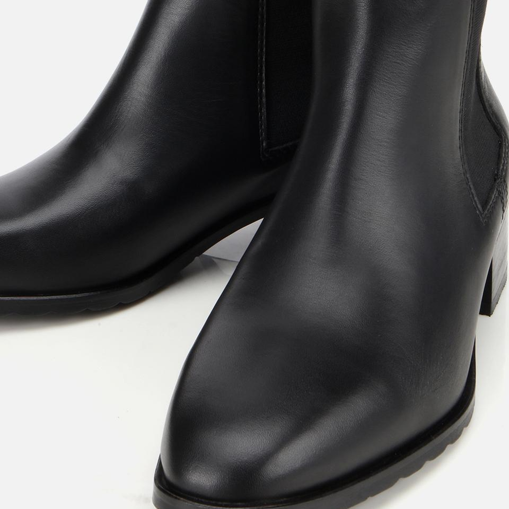 Kadın Deri Siyah Lastik Detaylı Düz Bot