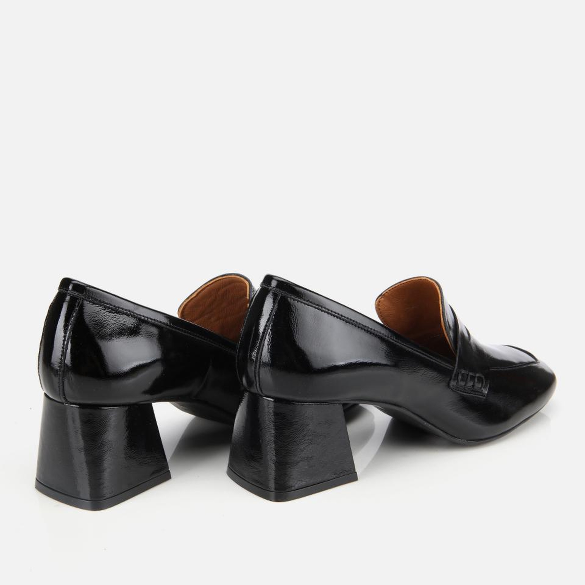 Kadın Rugan Deri Siyah Topuklu Klasik Loafer