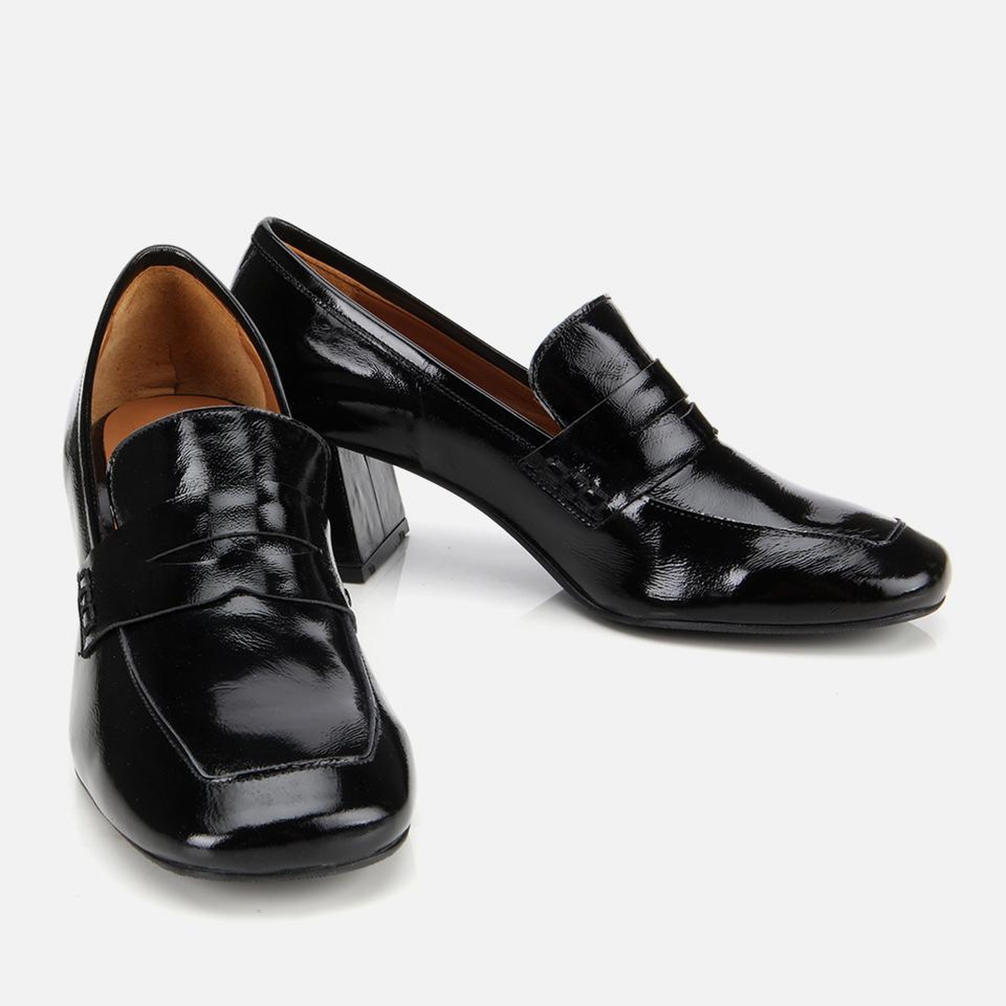 Kadın Rugan Deri Siyah Topuklu Klasik Loafer