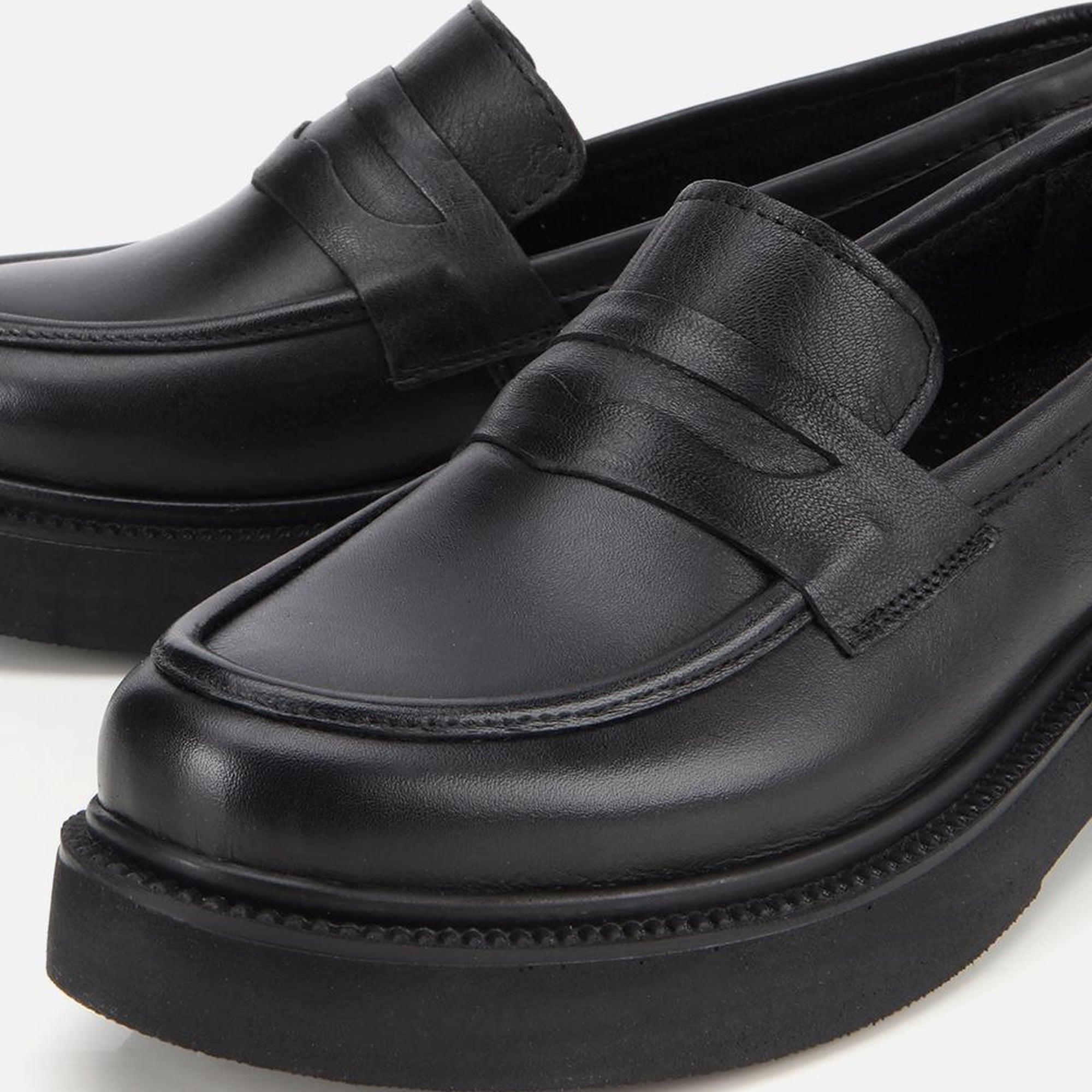 Kadın Deri Siyah Kalın Tabanlı Klasik Loafer