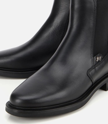  Kadın Deri Siyah Lastik Detaylı Bilekte Düz Bot