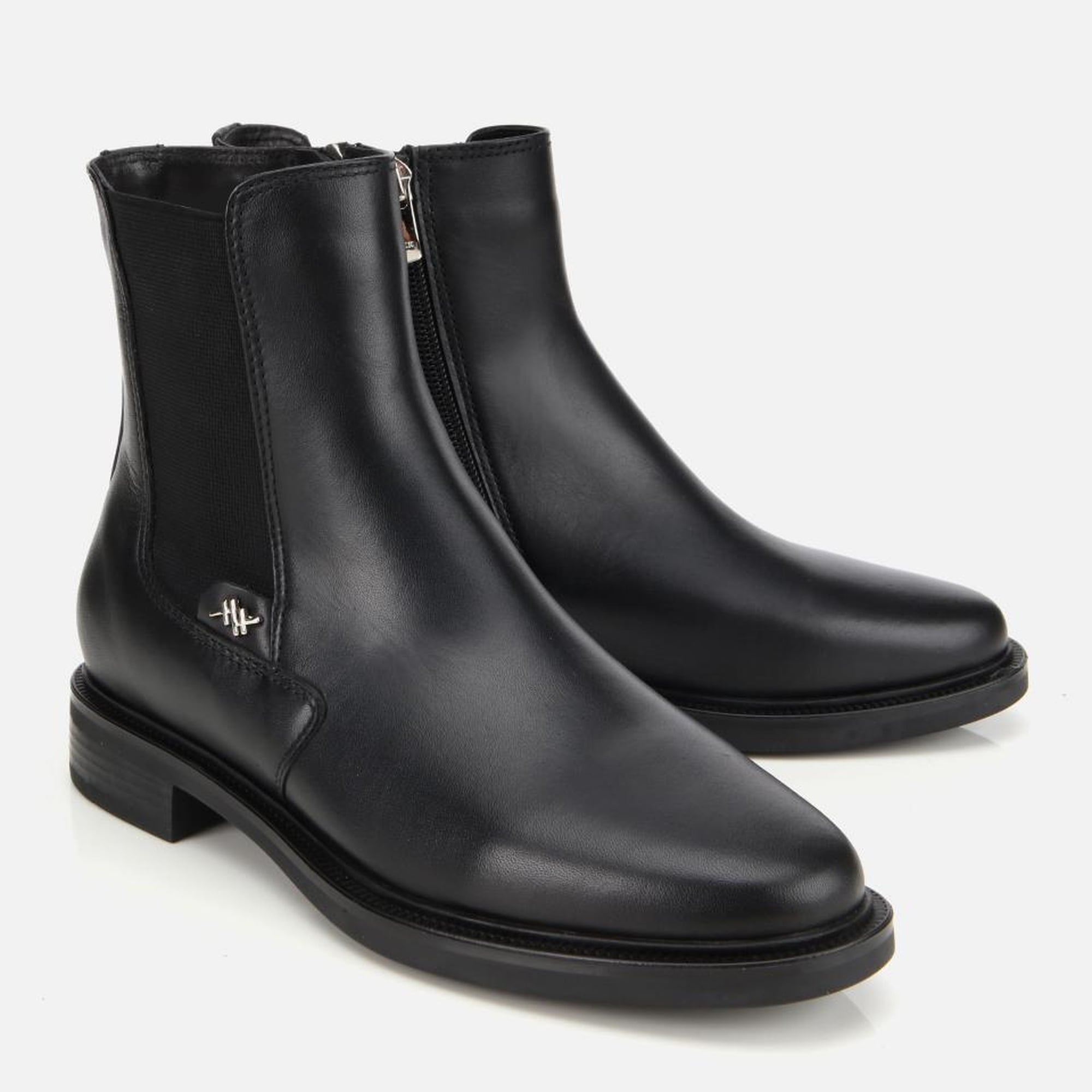 Kadın Deri Siyah Lastik Detaylı Bilekte Düz Bot