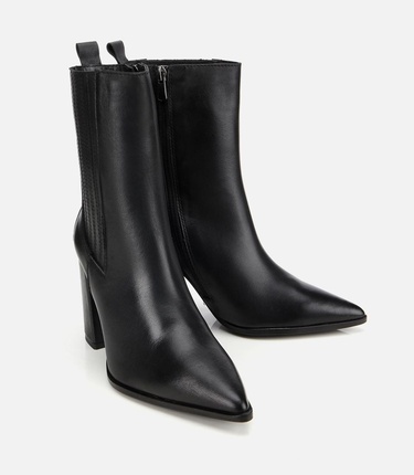  Kadın Deri Siyah Lastik Detaylı Topuklu Bot