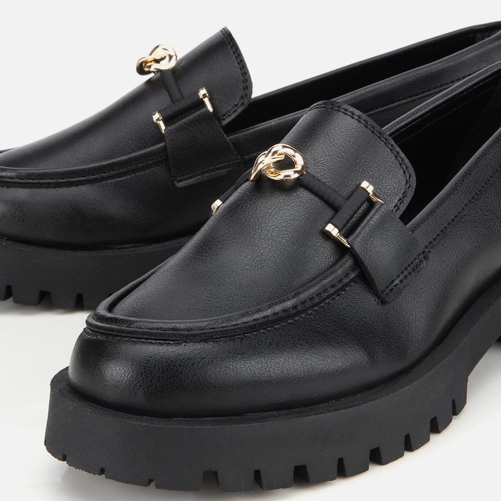 Kadın Siyah Kalın Tabanlı Klasik Loafer