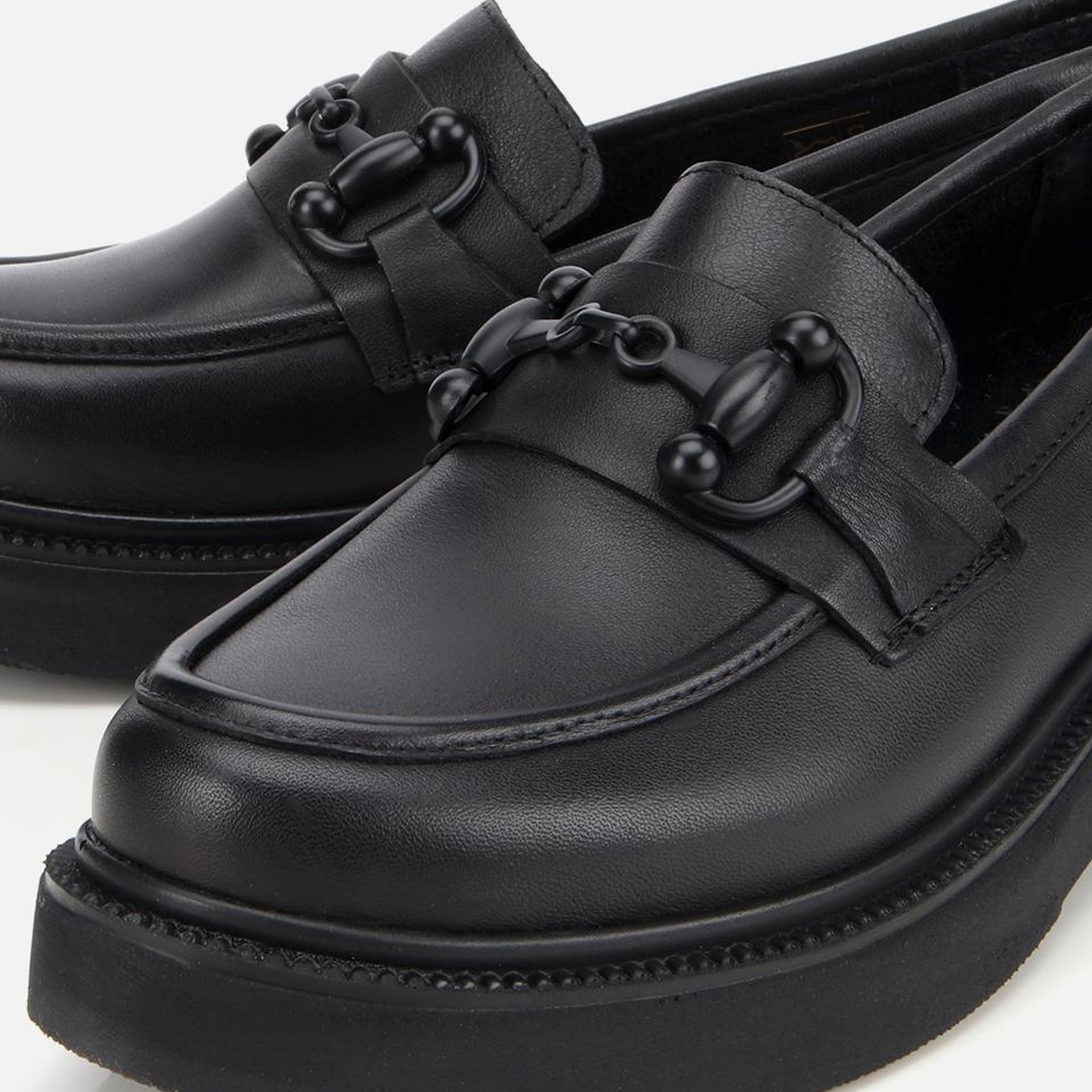 Kadın Deri Siyah Kalın Tabanlı Klasik Loafer