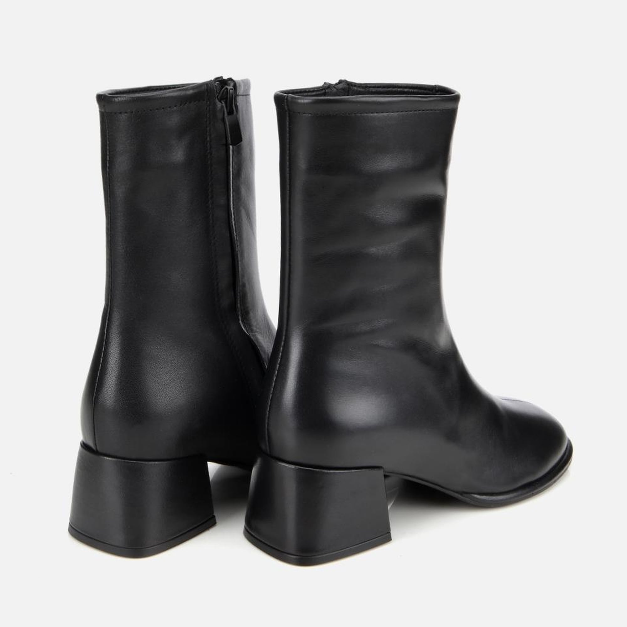 Kadın Deri Siyah Bilekte Topuklu Bot