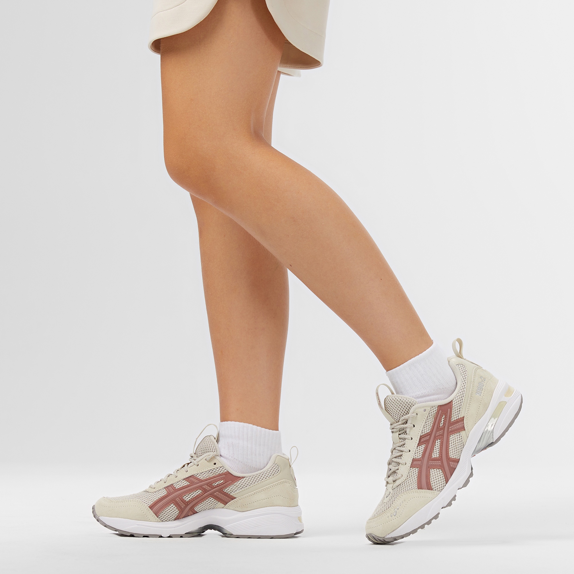 Asics Gel-1090V2 Kadın Bej Spor Ayakkabı