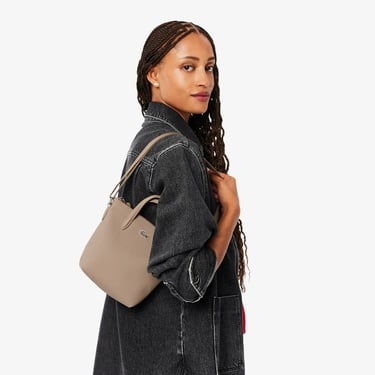  Lacoste L.12.12 Kadın Bej Postacı Çantası