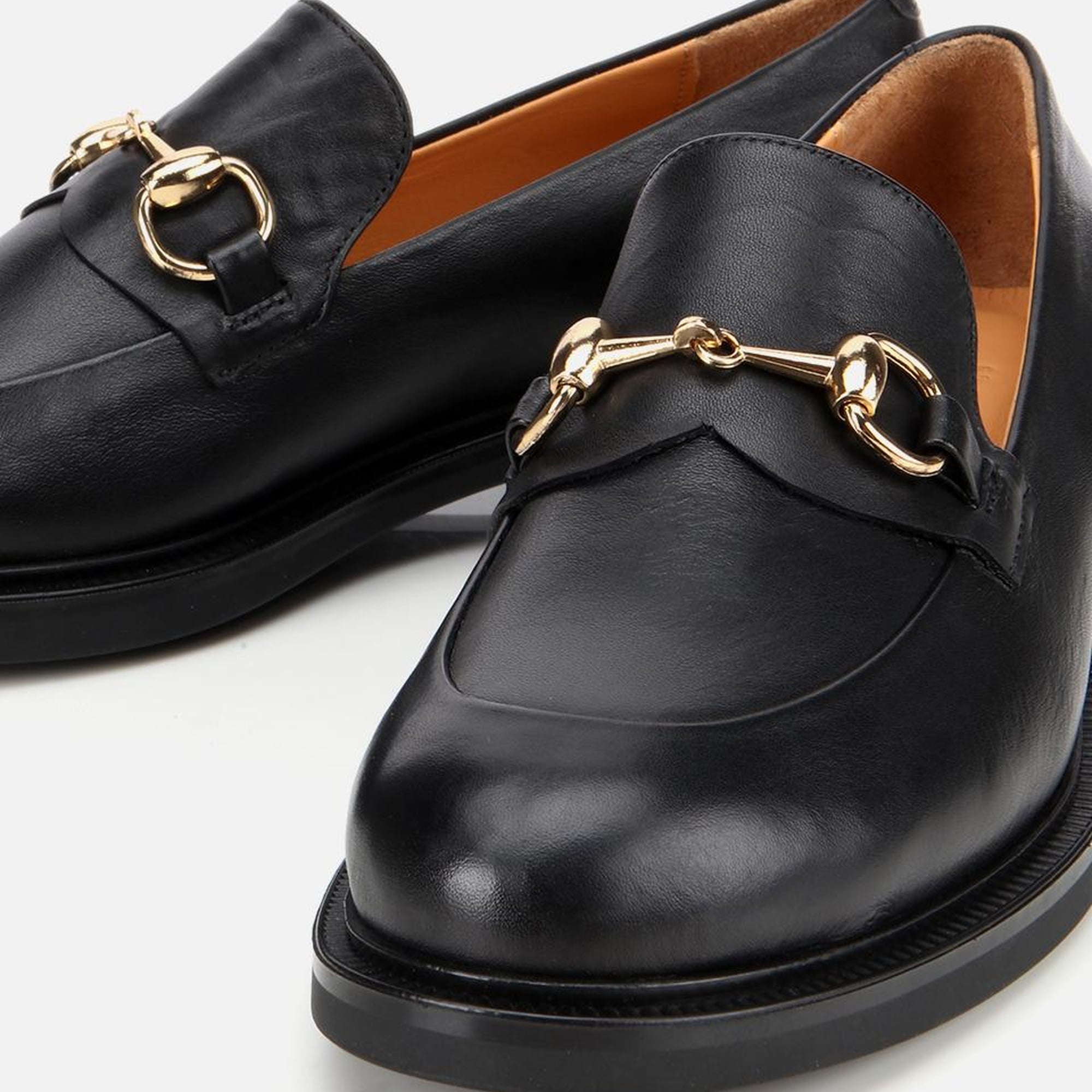 Kadın Deri Siyah Tokalı Klasik Loafer