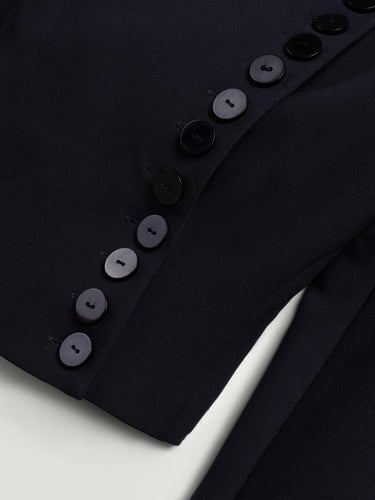  Asimetrik Düğme Kapamalı Ceket