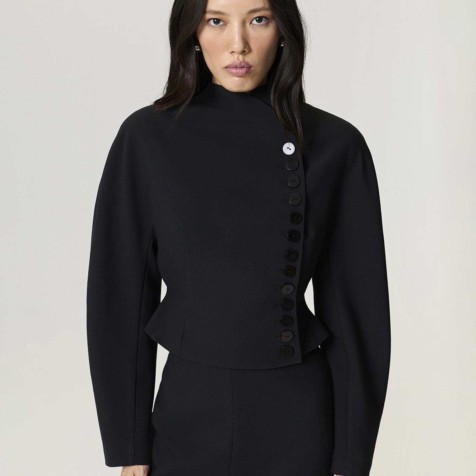 Asimetrik Düğme Kapamalı Ceket