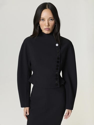  Asimetrik Düğme Kapamalı Ceket