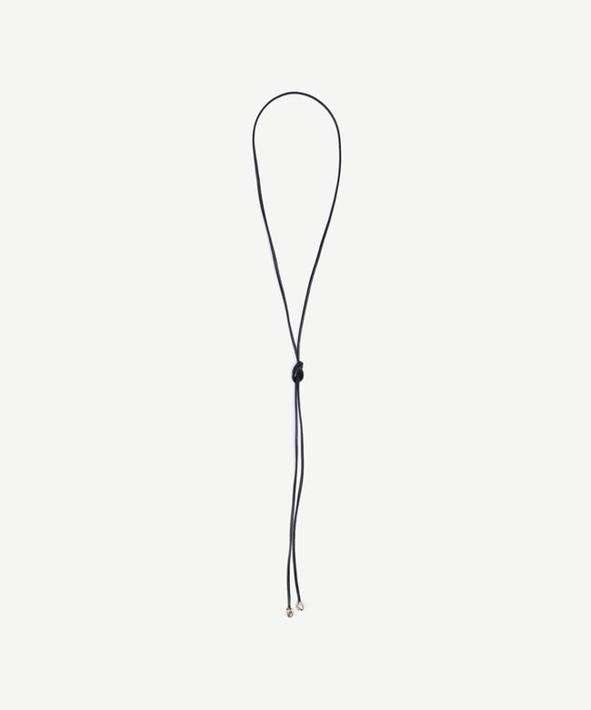  YARGICI Uç Detaylı Deri Kolye