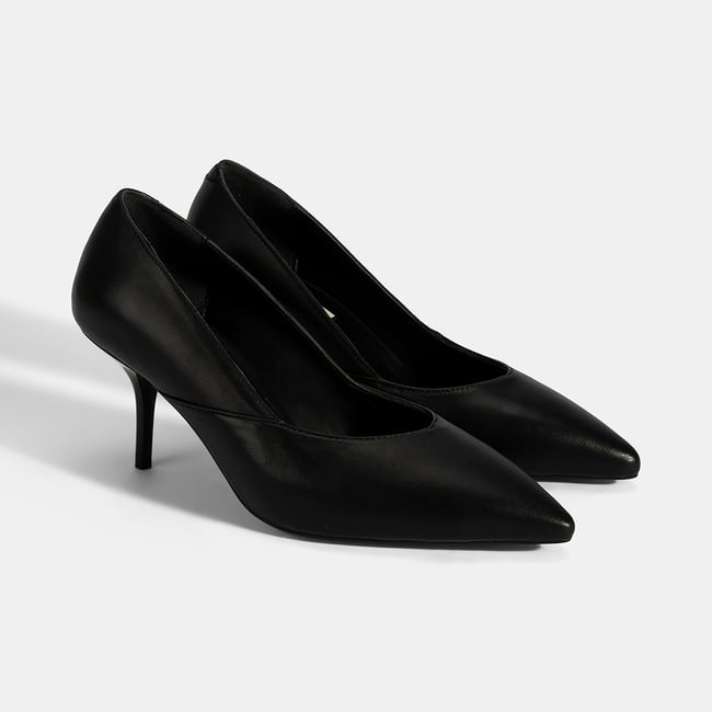  Kadın Siyah Deri Topuklu Klasik Ayakkabı