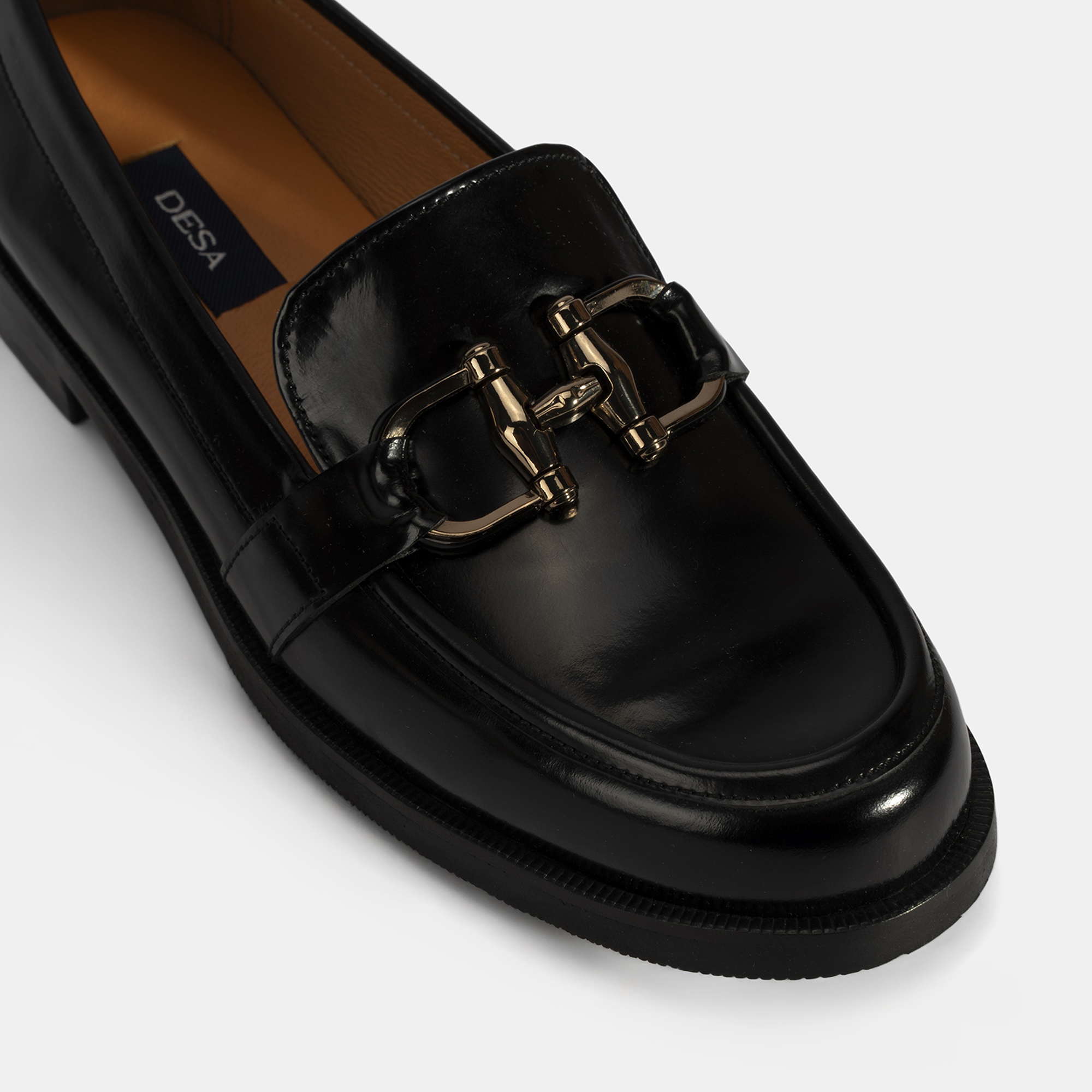 Kadın Siyah Metal Toka Detaylı Deri Loafer