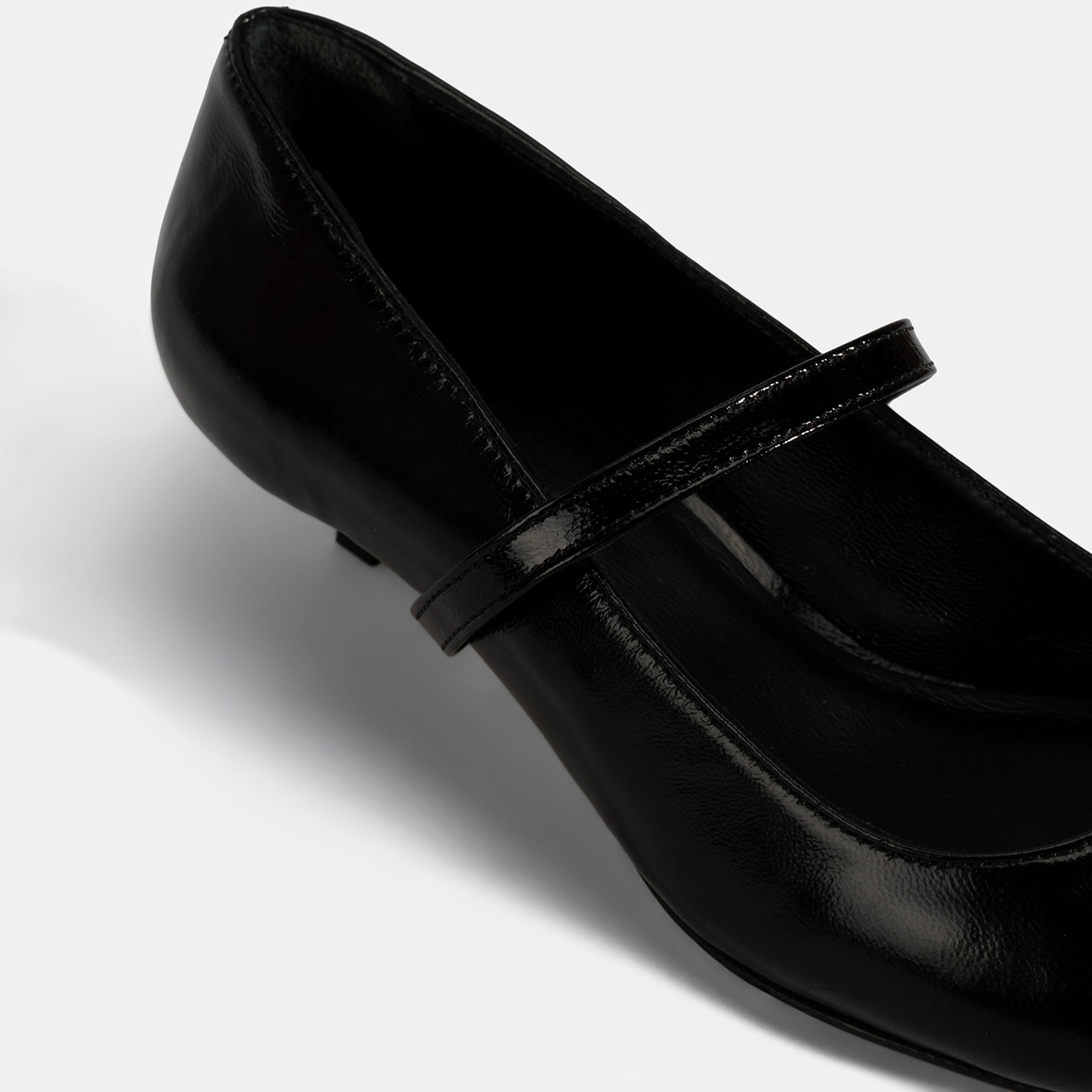 Kadın Siyah İnce Kısa Topuklu Deri Ayakkabı