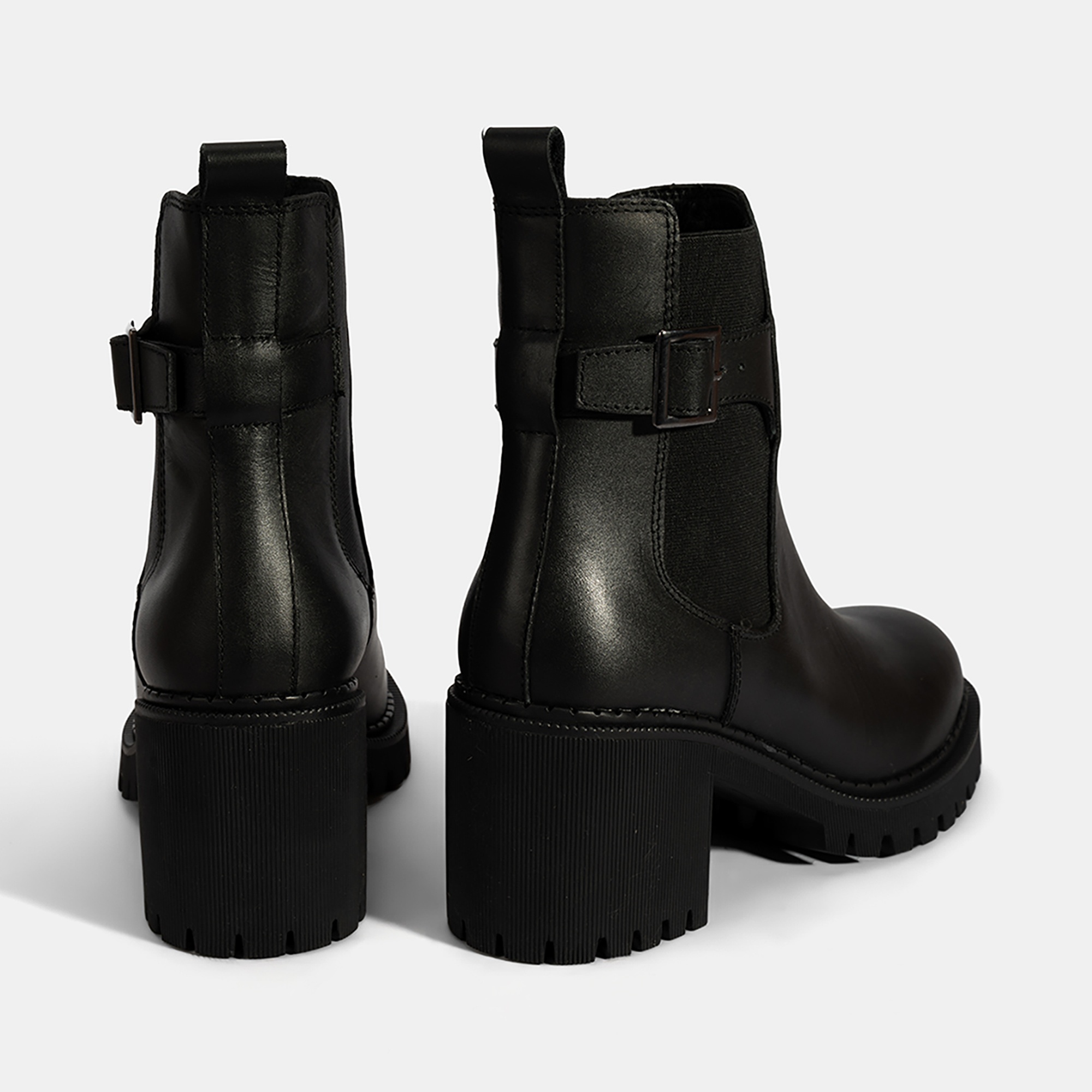 Kadın Siyah Metal Toka Detaylı Topuklu Bot