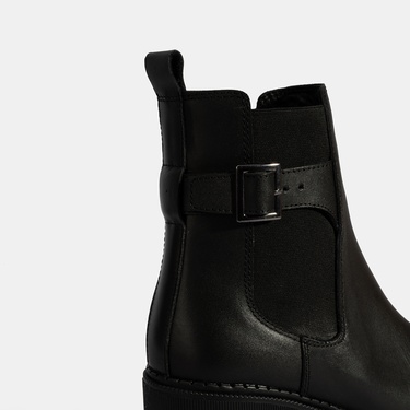  Kadın Siyah Metal Toka Detaylı Topuklu Bot