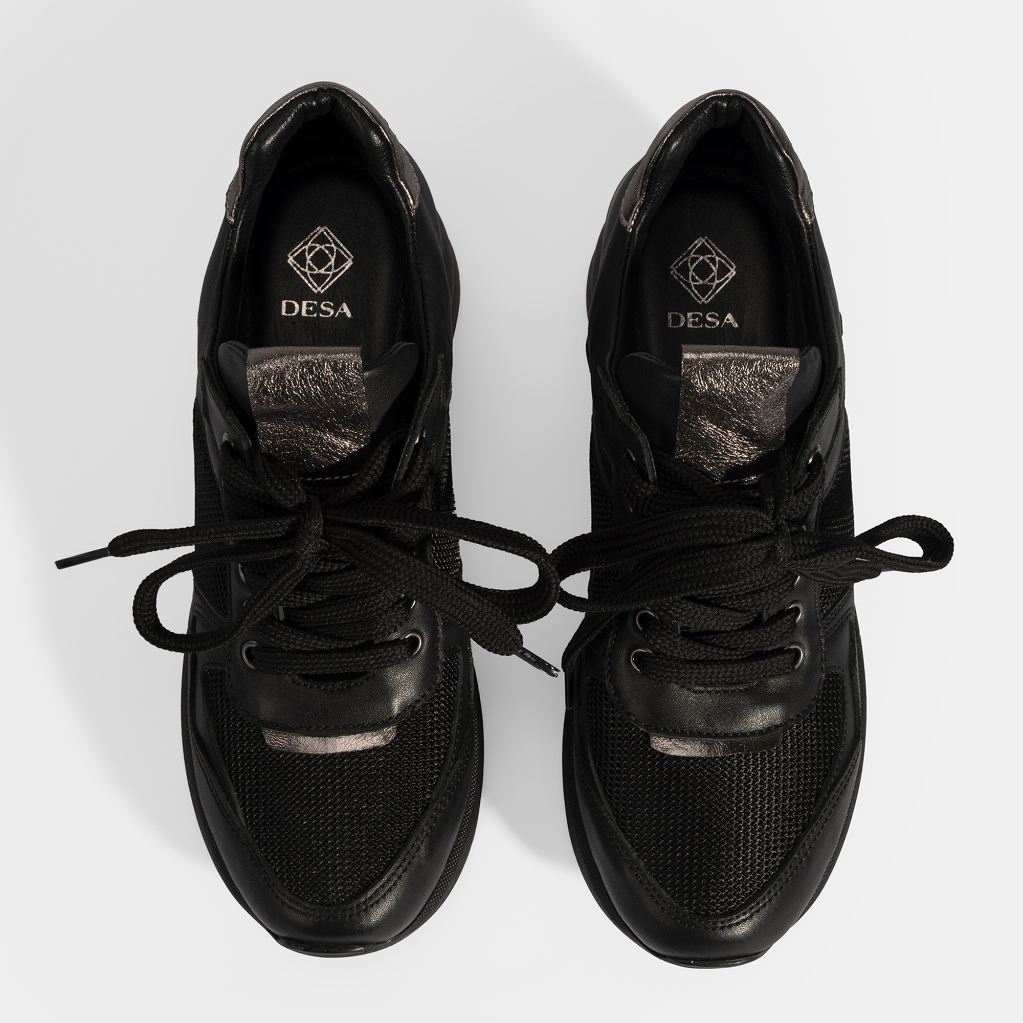 Kadın Siyah Bağcıklı Dolgu Topuklu Spor Ayakkabı