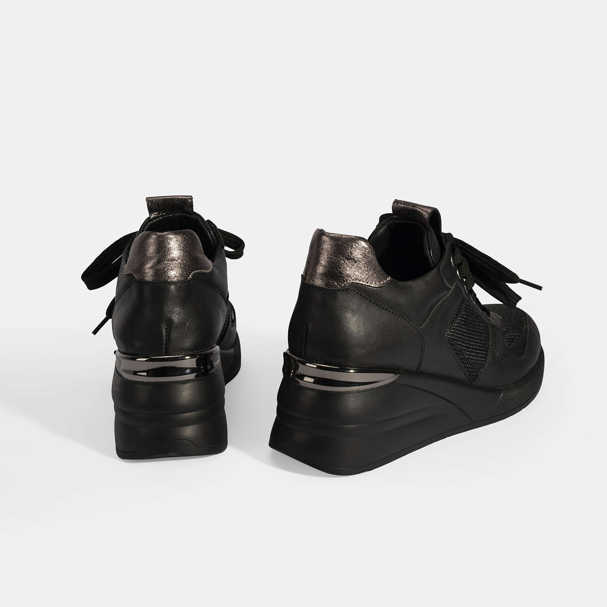 Kadın Siyah Bağcıklı Dolgu Topuklu Spor Ayakkabı