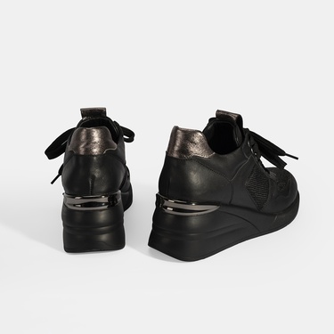  Kadın Siyah Bağcıklı Dolgu Topuklu Spor Ayakkabı