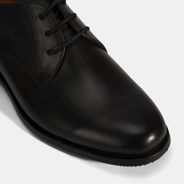  Kadın Siyah Bağcıklı Klasik Deri Ayakkabı