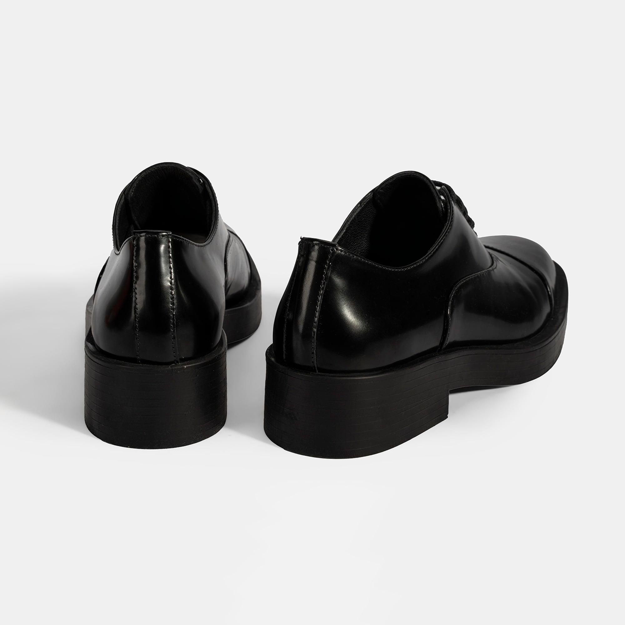 Kadın Siyah Bağcıklı Klasik Deri Ayakkabı