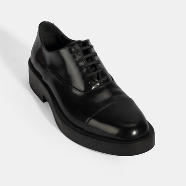  Kadın Siyah Bağcıklı Klasik Deri Ayakkabı