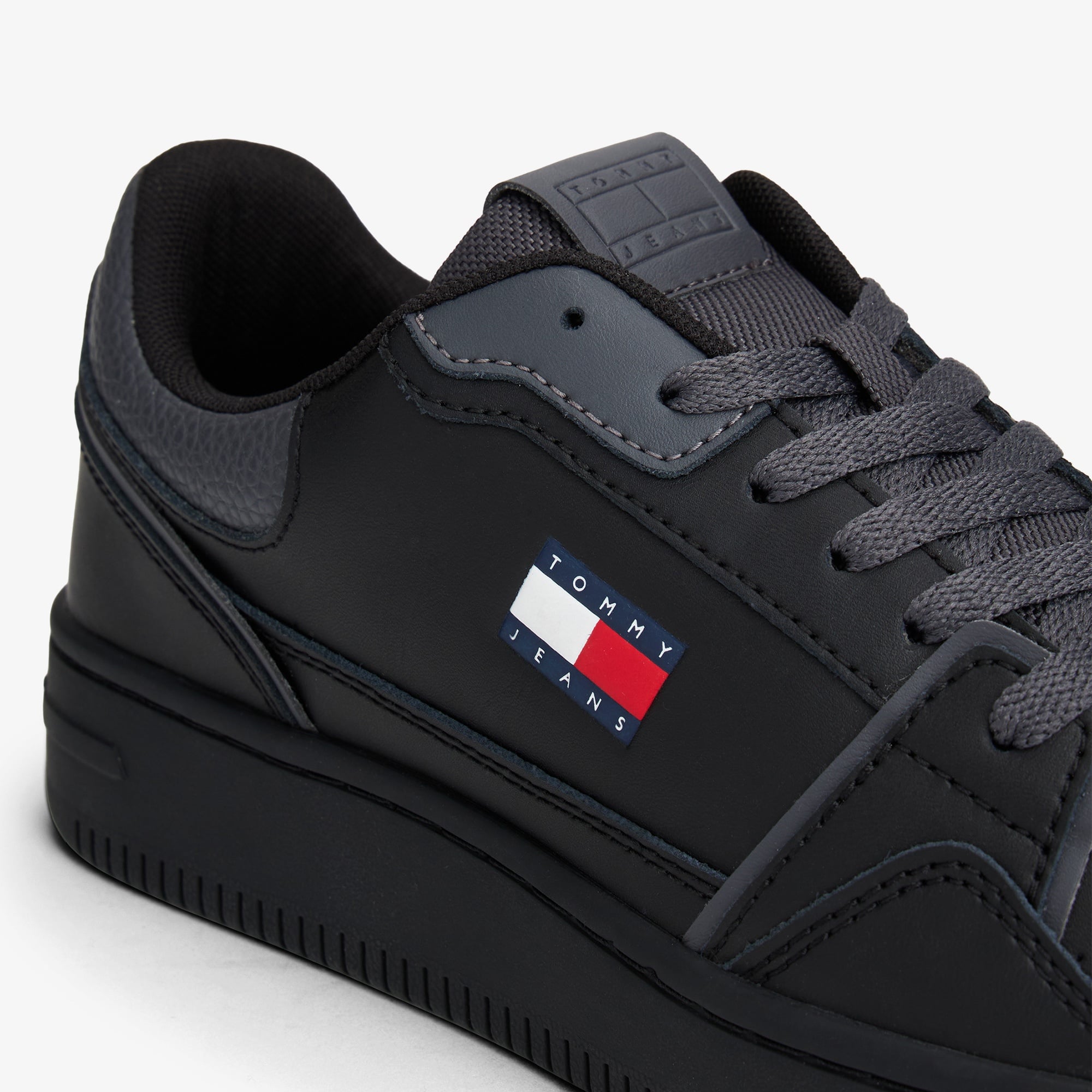 Tommy Jeans Retro Basket Kadın Siyah Spor Ayakkabı