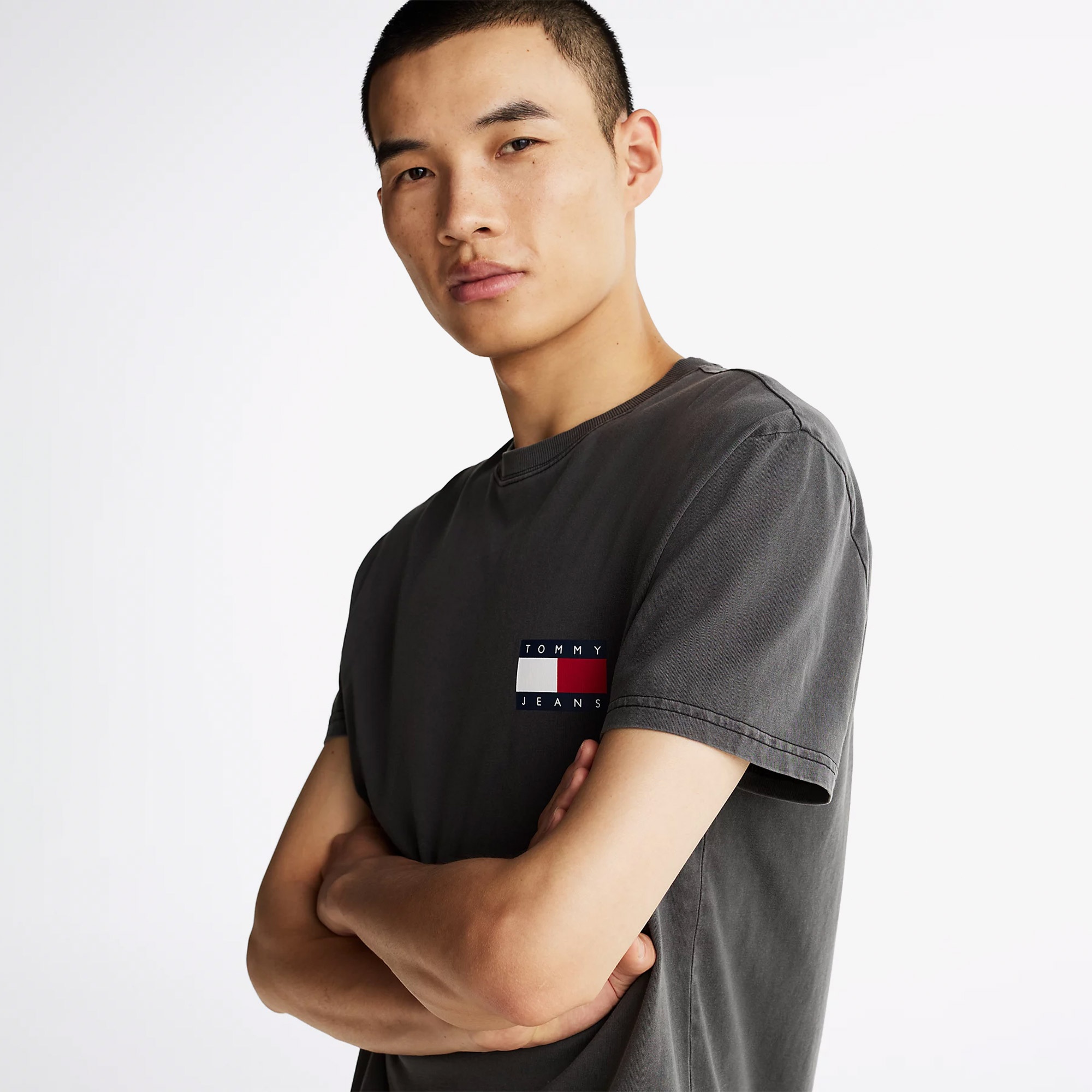 Tommy Jeans Reg Heritage Flag Ext Erkek Siyah T-Shirt