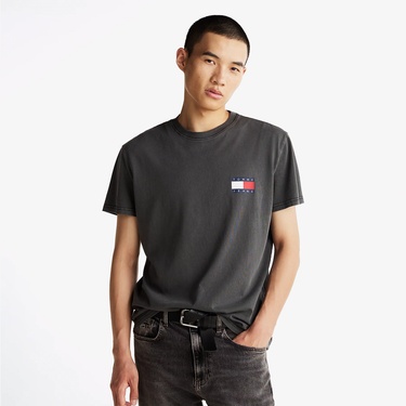  Tommy Jeans Reg Heritage Flag Ext Erkek Siyah T-Shirt