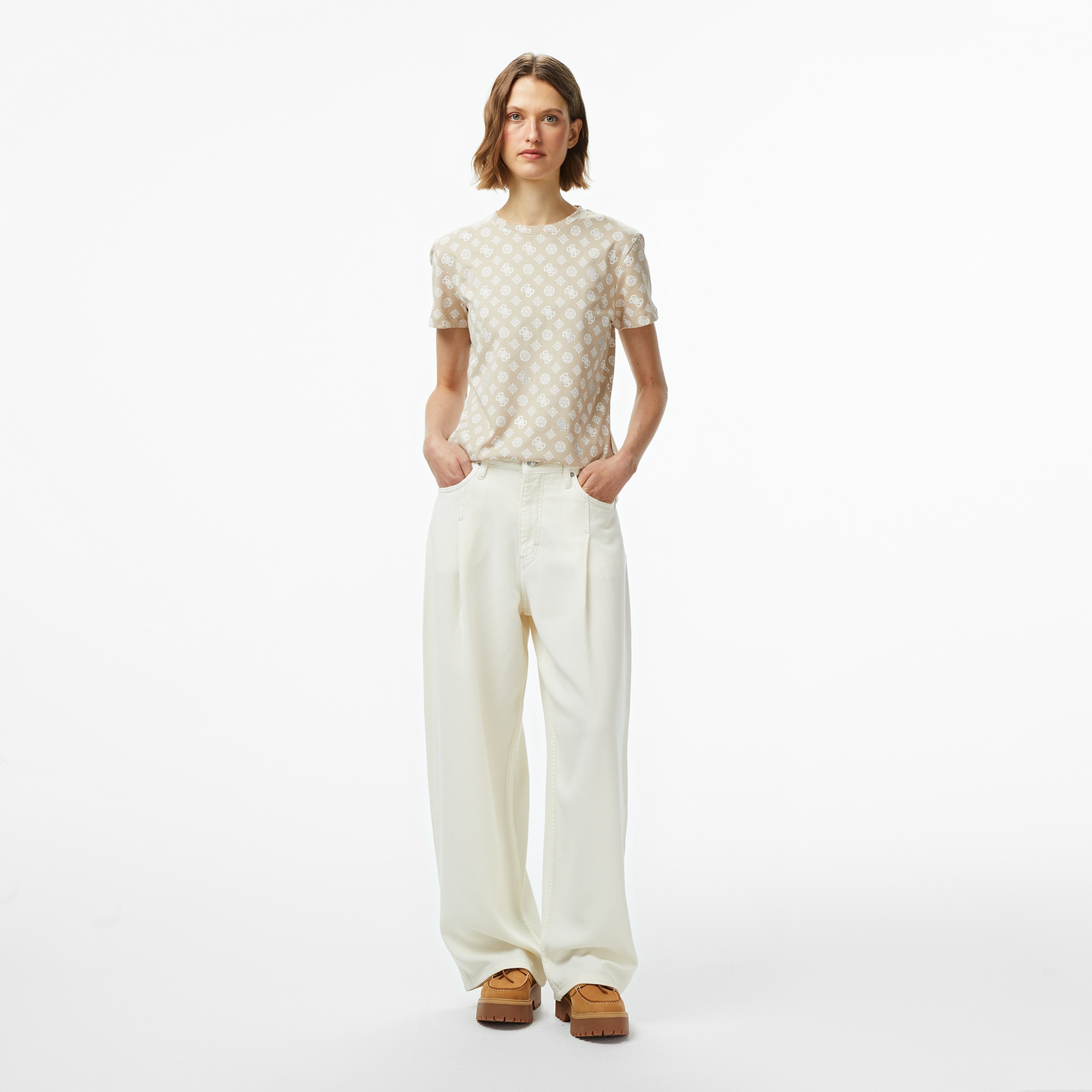 Guess Gloria Regular Fit Kadın Krem T-Shirt