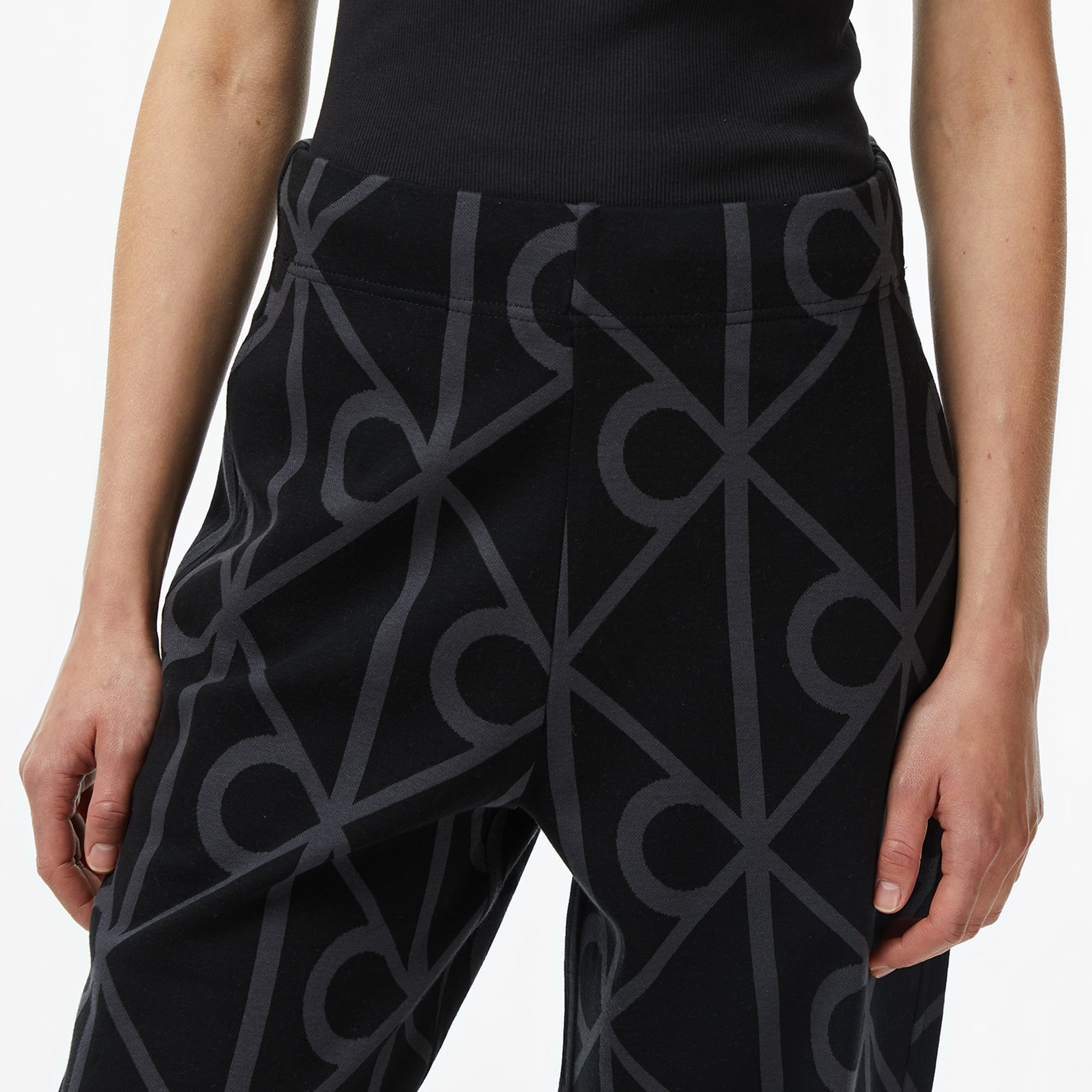 Calvin Klein Emblem Jacquard Kadın Siyah Eşofman Altı