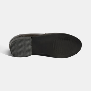  Kadın Kahve Zincir Aksesuarlı Deri Loafer