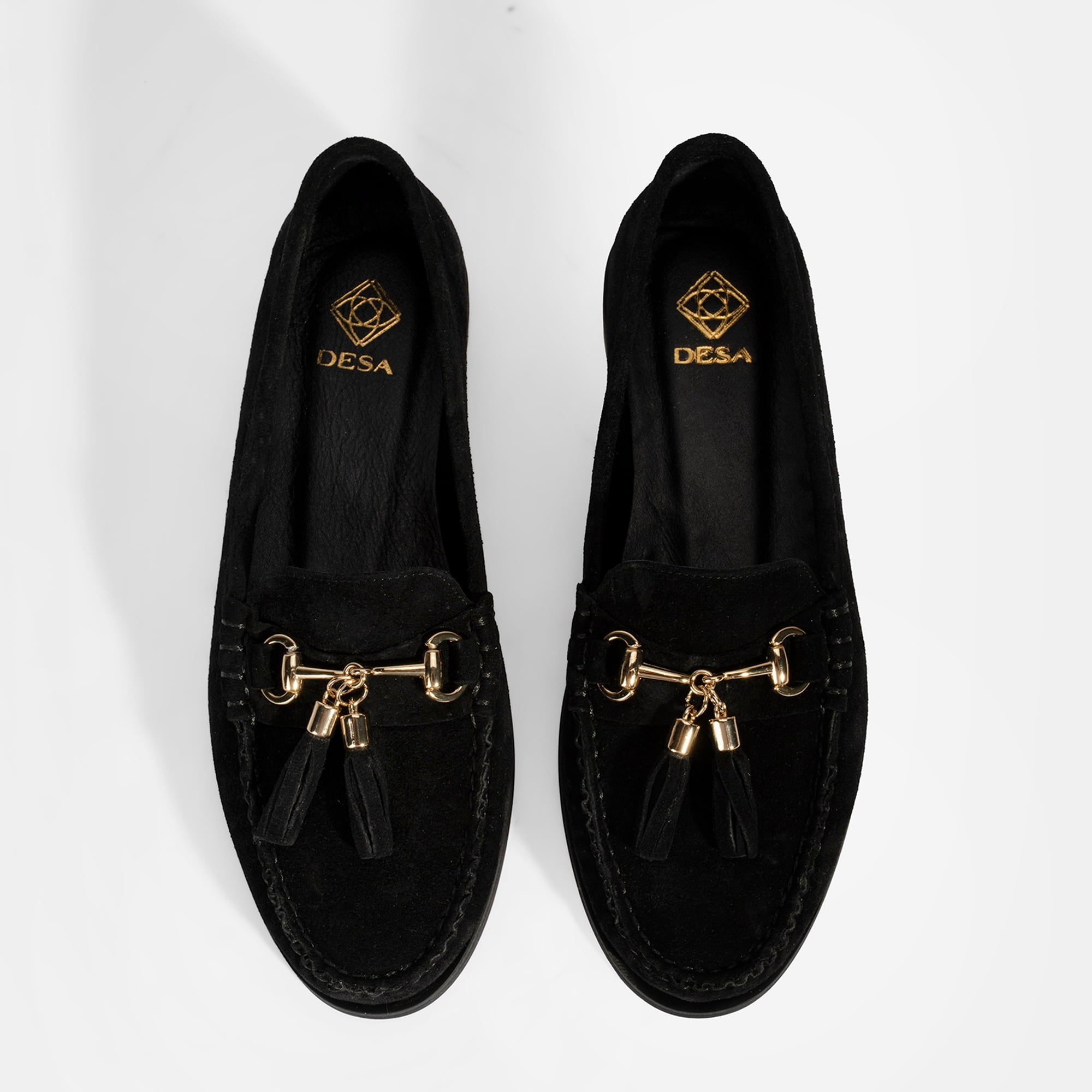 Kadın Siyah Püskül Aksesuarlı Süet Loafer