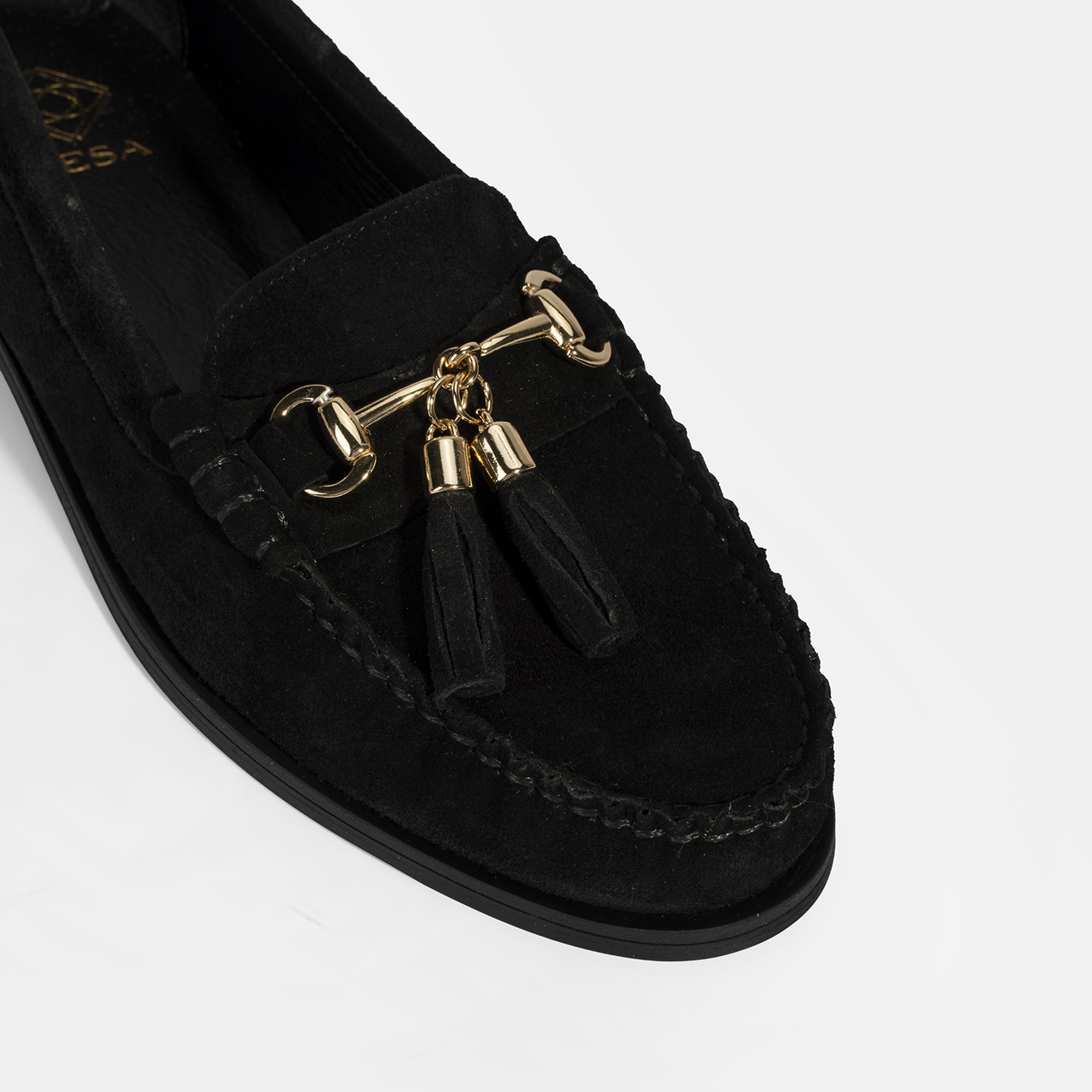 Kadın Siyah Püskül Aksesuarlı Süet Loafer