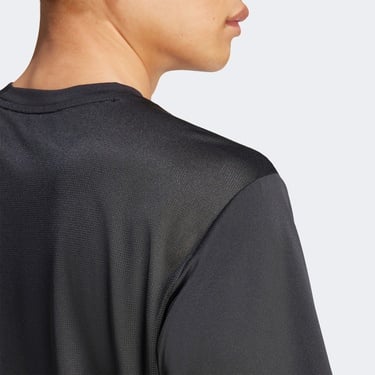  Adidas Tech Apparel Graphic Erkek Siyah T-Shirt