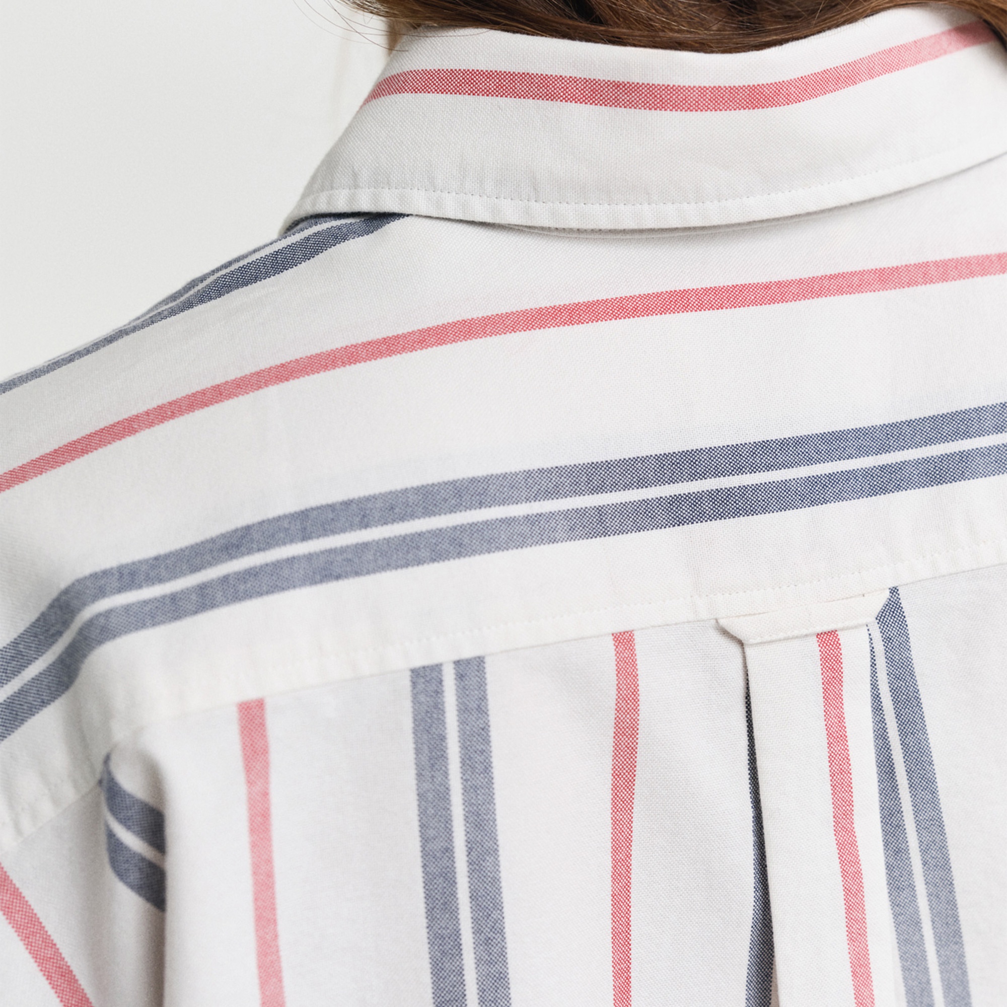 GANT Kadın Krem Relaxed Fit Klasik Yaka Çizgili Gömlek