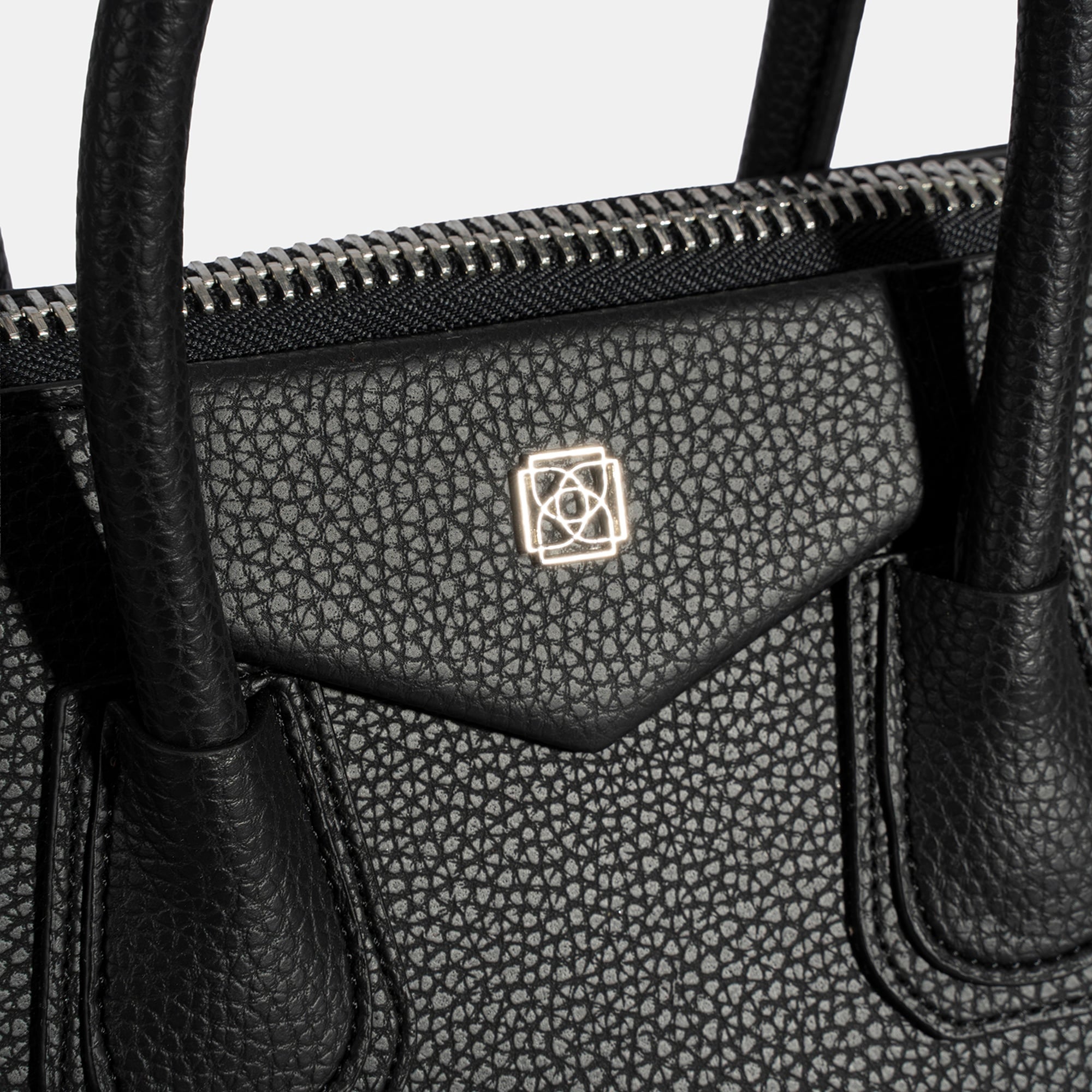 Kadın Siyah Omuz Askılı El Çantası