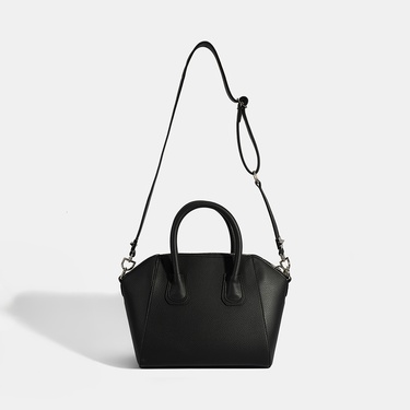  Kadın Siyah Omuz Askılı El Çantası