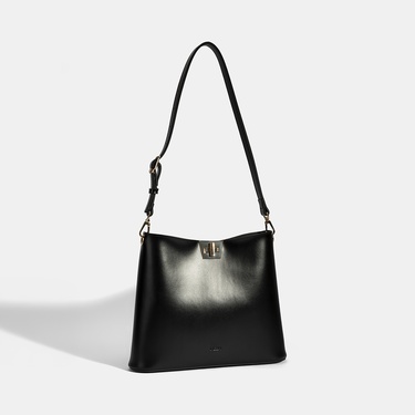  Kadın Siyah Omuz Çantası