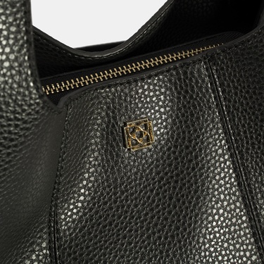  Kadın Siyah Omuz Çantası