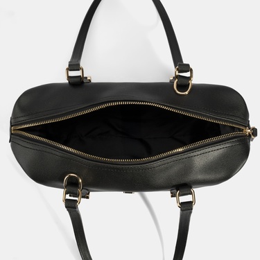  Kadın Siyah Omuz Çantası